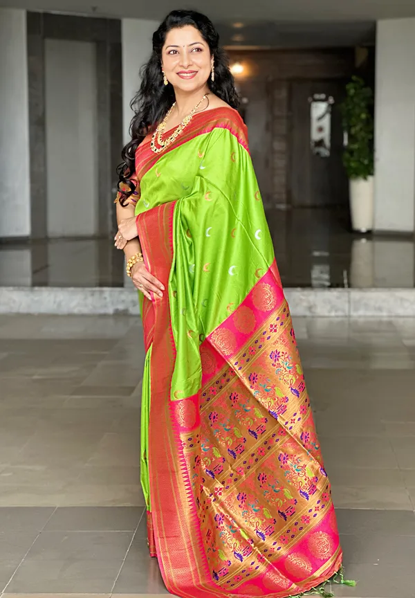 Rajeshri_Parrot_Green_–_Royal_Wedding_Special_|_Premium_Soft_Paithani_Silk_Saree_with_Weaving_Pattern,_Rich_Pallu_&_Border_&_Weaving_Blouse