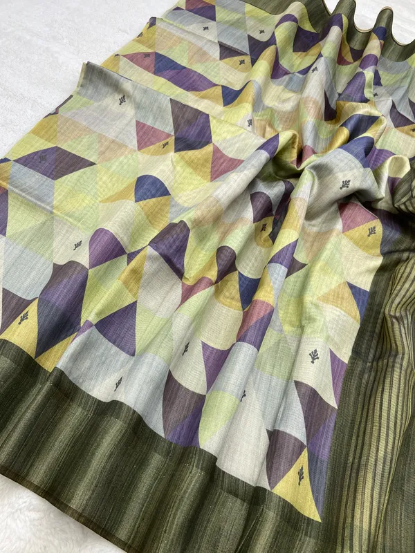 Soft_Tussar_Silk_sarees_with_Beautiful_Print_With_Attractive_Border_And_Contrast_Print_Blouse_With_Tassels