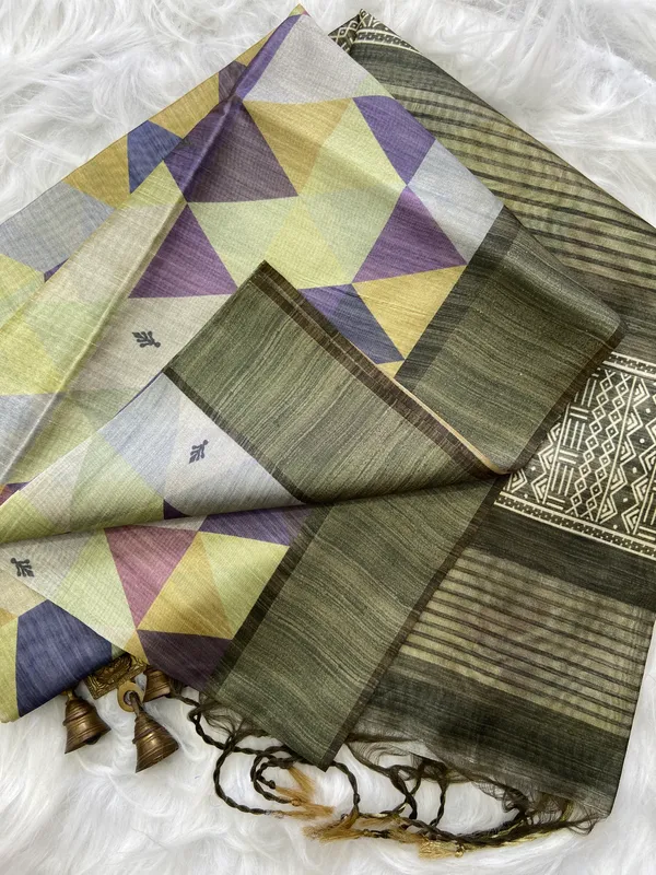 Soft_Tussar_Silk_sarees_with_Beautiful_Print_With_Attractive_Border_And_Contrast_Print_Blouse_With_Tassels