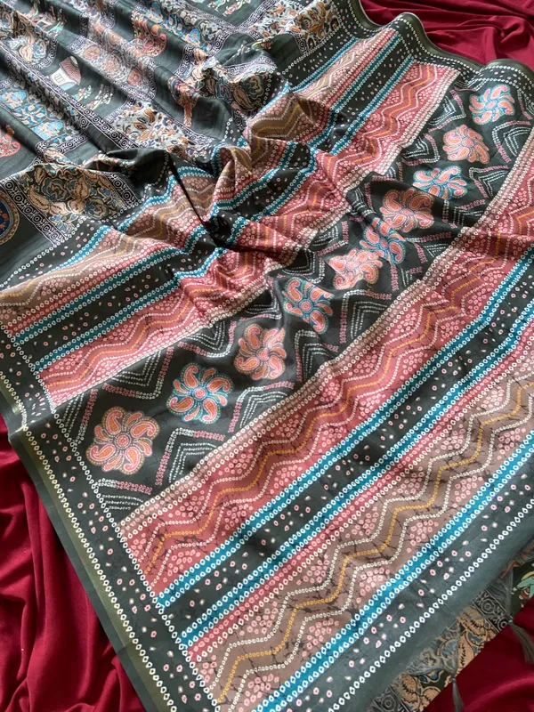 Soft_Tussar_Silk_sarees_with_Beautiful_Digital_Print_With_Attractive_Border_And_Contrast_Print_Blouse_With_Tassels