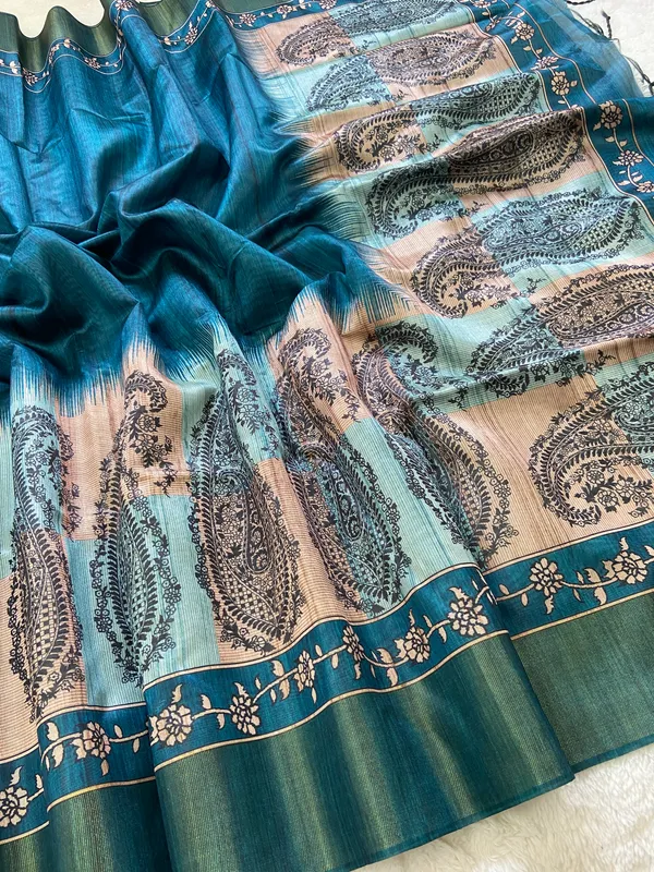 Falak_Rama_Green_–_Skyward_Navratri_Special_|_Soft_Tussar_Silk_Saree_with_Print,_Border_&_Contrast_Print_Blouse_with_Tassels