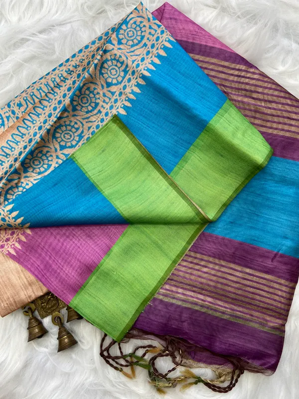 Bhanumati_Green_–_Navratri_Special_|_Soft_Tussar_Silk_Saree_with_Print,_Border_&_Contrast_Print_Blouse_with_Tassels