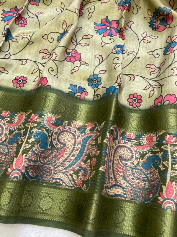 Soft_Maheshwari_Tissue_Silk_sarees_with_Beautiful_Digital_Print_With_Attractive_Border_&_Rich_Pallu_With_Sequence_And_Contrast_Print_Blouse_With_Tassels