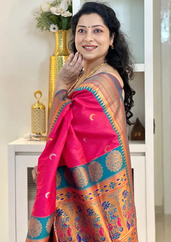Premium_Soft_Paithani_Silk_sarees_With_Beautiful_Weaving_Pattern_With_Attractive_Rich_Pallu_And_Border_And_Weaving_Blouse_With_Tassels