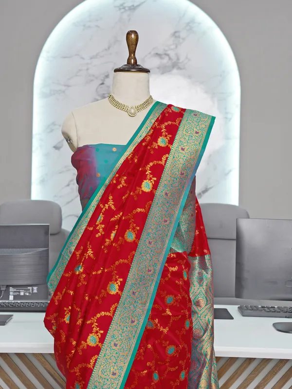 Gunjal_Red_–_Wedding_Special_|_Premium_Soft_Paithani_Silk_Saree_with_Weaving_Pattern,_Rich_Pallu_&_Border_&_Weaving_Blouse_with_Tassels