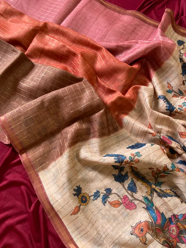 Soft_Semi_Tussar_Silk_sarees_with_Beautiful_Digital_Print_With_Attractive_Border_And_Contrast_Print_Blouse_With_Tassels
