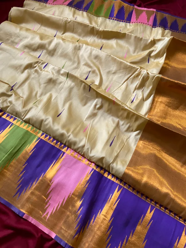 Premium_Soft_Paithani_Silk_sarees_With_Beautiful_Weaving_Pattern_With_Attractive_Rich_Pallu_And_Border_And_Weaving_Blouse_With_Tassels