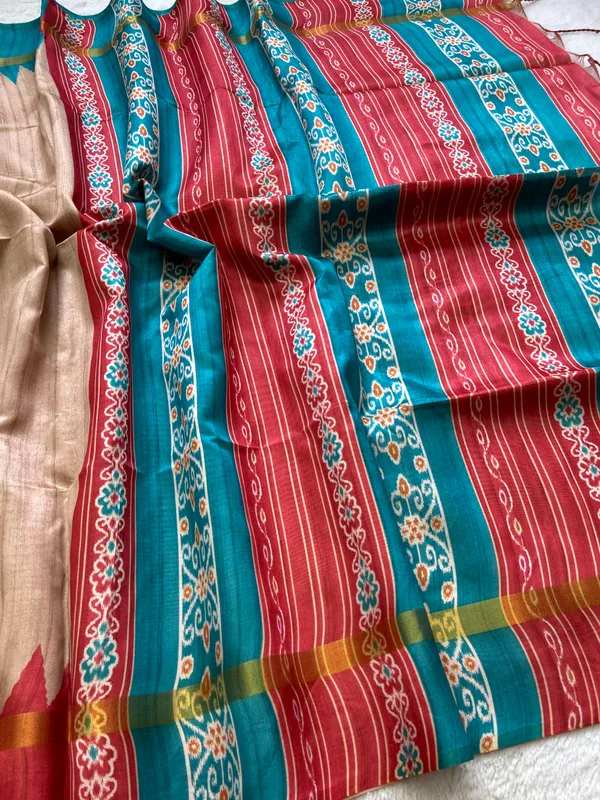 Soft_Tussar_Silk_sarees_with_Beautiful_Print_With_Attractive_Border_And_Contrast_Print_Blouse_With_Tassels