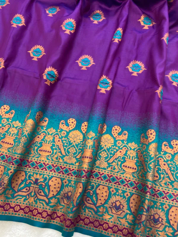 Premium_Soft_Paithani_Silk_sarees_With_Beautiful_Weaving_Pattern_With_Attractive_Rich_Pallu_And_Border_And_Weaving_Blouse_With_Tassels