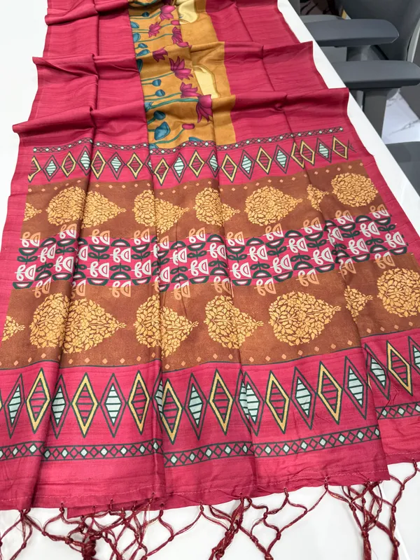 Cow_Pink_–_Cow_Motif_Navratri_Special_|_Soft_Desi_Tussar_Silk_Saree_with_Digital_Print,_Border_&_Contrast_Print_Blouse_with_Tassels