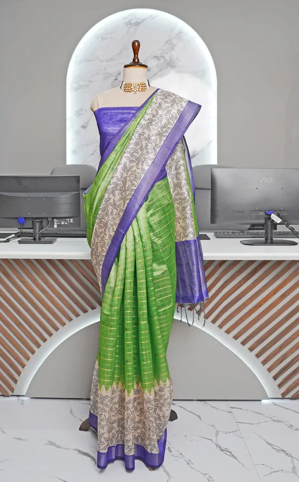 Soft_Semi_Tussar_Silk_sarees_with_Beautiful_Digital_Print_With_Attractive_Border_And_Contrast_Print_Blouse_With_Tassels