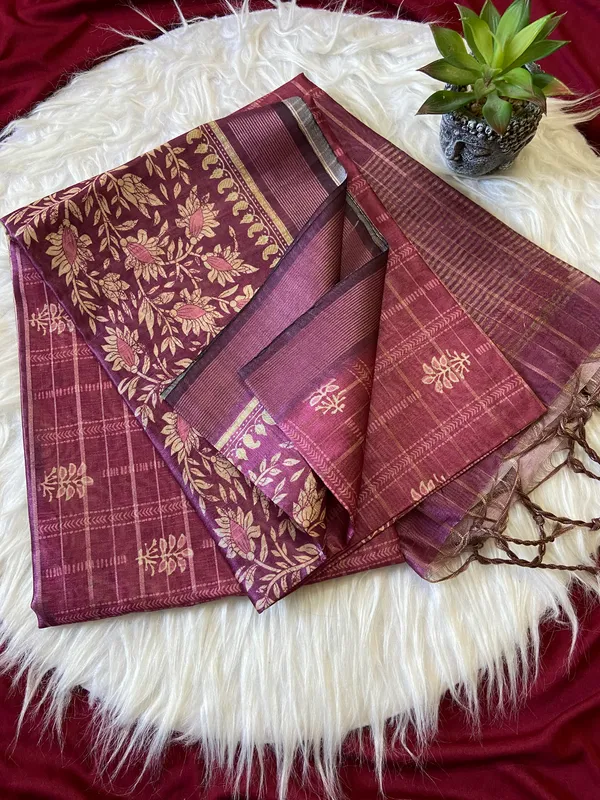 Soft_Semi_Tussar_Silk_sarees_with_Beautiful_Digital_Print_With_Attractive_Border_And_Contrast_Print_Blouse_With_Tassels