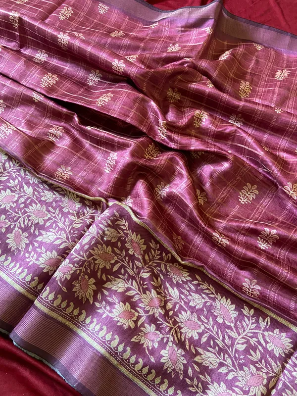 Soft_Semi_Tussar_Silk_sarees_with_Beautiful_Digital_Print_With_Attractive_Border_And_Contrast_Print_Blouse_With_Tassels