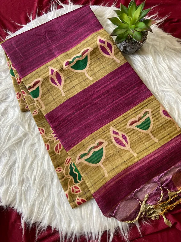 Soft_Tussar_Silk_sarees_with_Beautiful_Digital_Print_With_Attractive_Border_And_Contrast_Print_Blouse_With_Tassels