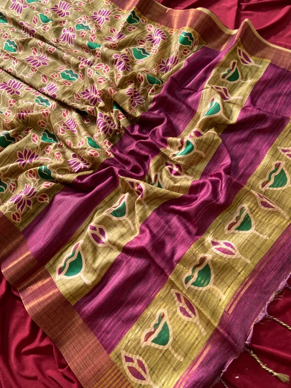 Soft_Tussar_Silk_sarees_with_Beautiful_Digital_Print_With_Attractive_Border_And_Contrast_Print_Blouse_With_Tassels