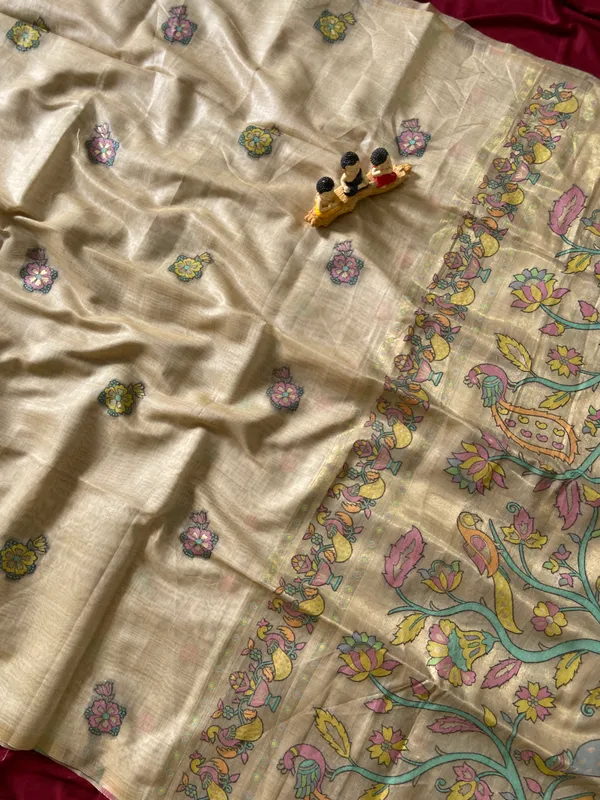 Swan_Cream_–_Swan_Motif_Wedding_Special_|_Premium_Soft_Muga_Cotton_Paithani_Saree_with_Weaving_Design_Featuring_Jungle_Theme_&_Swan_Motifs_Pallu
