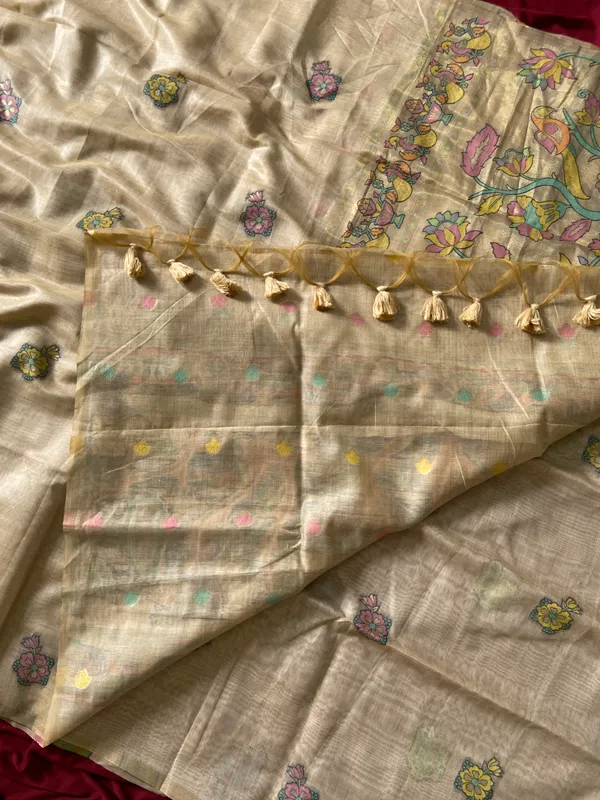 Swan_Cream_–_Swan_Motif_Wedding_Special_|_Premium_Soft_Muga_Cotton_Paithani_Saree_with_Weaving_Design_Featuring_Jungle_Theme_&_Swan_Motifs_Pallu