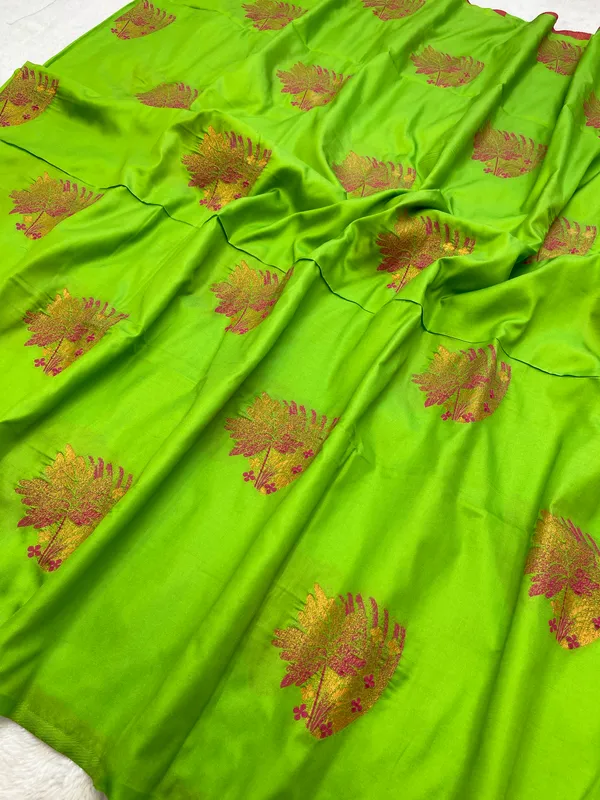 Kalyani_Parrot_Green_–_Auspicious_Wedding_Special_|_Premium_Soft_Silk_Saree_with_Weaving_Zari,_Two_Tone_Design_&_Weaving_Design_Blouse_with_Tassels