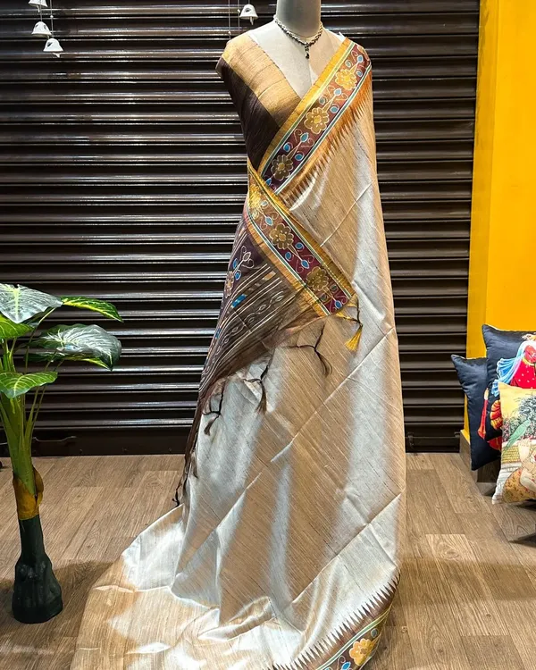 Soft_Tussar_Silk_sarees_with_Beautiful_Print_With_Attractive_Border_And_Contrast_Print_Blouse_With_Tassels