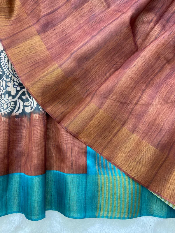 Mirza_Rama_Green_&_Coffee_Brown_–_Festive_Season_Special_|_Soft_Tussar_Silk_Saree_with_Print,_Border_&_Contrast_Print_Blouse_with_Tassels
