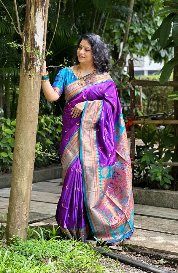 Rajeshri_Wine_–_Royal_Wedding_Special_|_Premium_Soft_Paithani_Silk_Saree_with_Weaving_Pattern,_Rich_Pallu_&_Border_&_Weaving_Blouse_with_Tassels