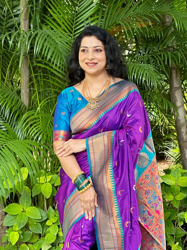 Rajeshri_Wine_–_Royal_Wedding_Special_|_Premium_Soft_Paithani_Silk_Saree_with_Weaving_Pattern,_Rich_Pallu_&_Border_&_Weaving_Blouse_with_Tassels