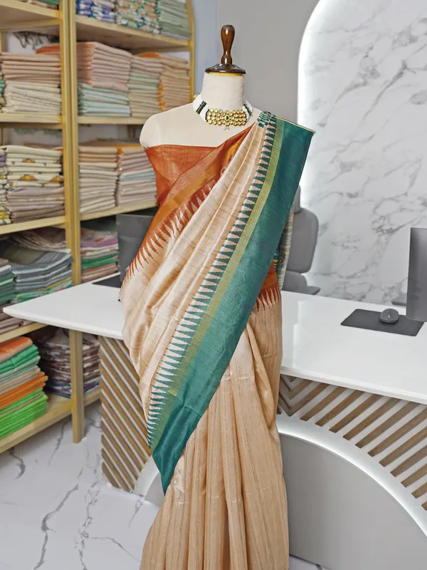 Soft_Tussar_Silk_sarees_with_Beautiful_Digital_Print_With_Attractive_Border_And_Contrast_Print_Blouse_With_Tassels