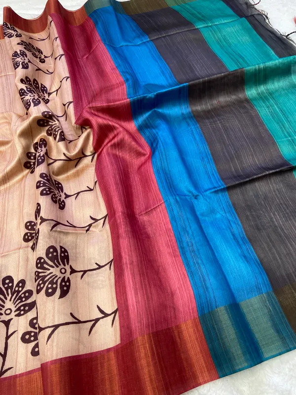 Ziana_Red_–_Diwali_Special_|_Soft_Tussar_Silk_Saree_with_Print,_Border_&_Contrast_Print_Blouse_with_Tassels