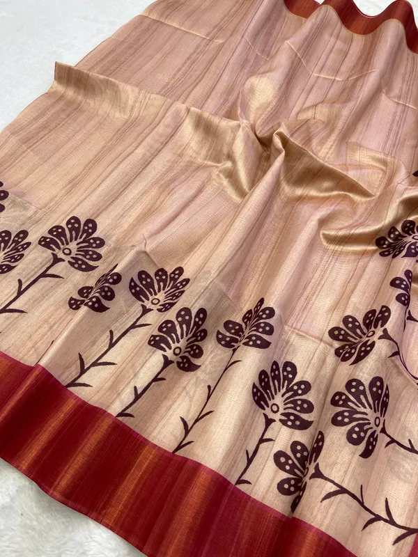 Ziana_Red_–_Diwali_Special_|_Soft_Tussar_Silk_Saree_with_Print,_Border_&_Contrast_Print_Blouse_with_Tassels