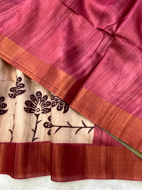 Ziana_Red_–_Diwali_Special_|_Soft_Tussar_Silk_Saree_with_Print,_Border_&_Contrast_Print_Blouse_with_Tassels