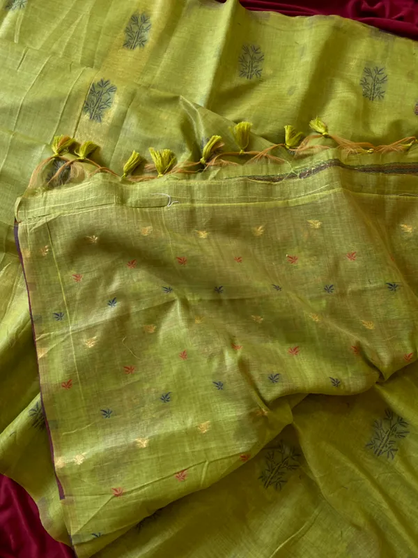 Grisha_Green_–_Floral_Pallu_Wedding_Special_|_Premium_Soft_Muga_Cotton_Saree_with_Colourful_Resham_Weaving_Flower_Design_Pallu