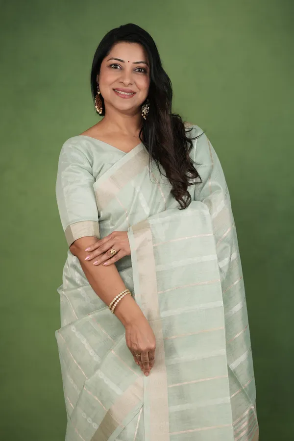 Soft_Linen_Cotton_Silk_sarees_with_Beautiful_Weaving__Zari_Butti_Design_With_Attractive_Border_&_Rich_Pallu__And_Running__Plain_Blouse_With_Tassels