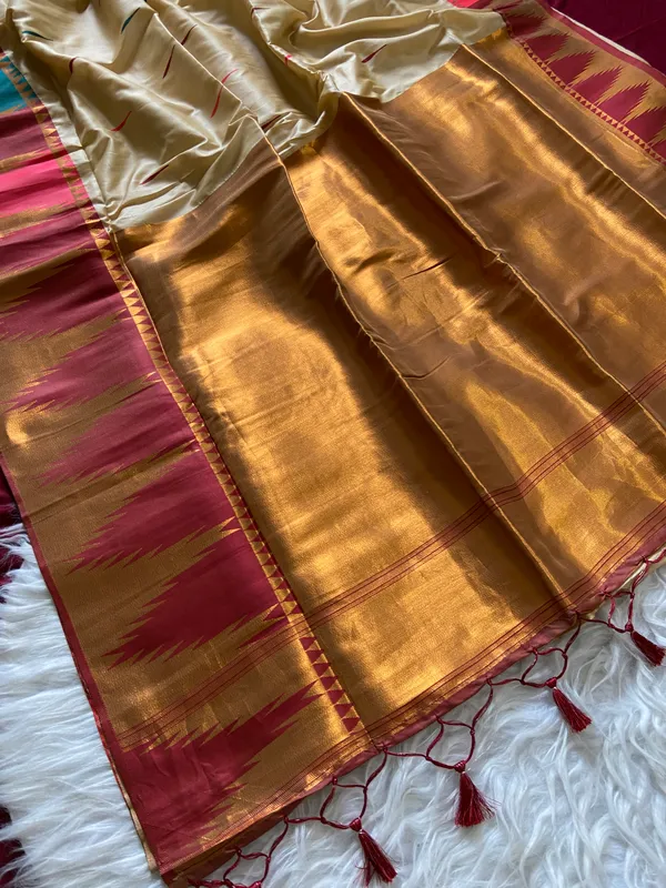 Aarushi_Maroon_–_First_Light_Wedding_Special_|_Premium_Soft_Paithani_Silk_Saree_with_Weaving_Pattern,_Rich_Pallu_&_Border_&_Weaving_Blouse