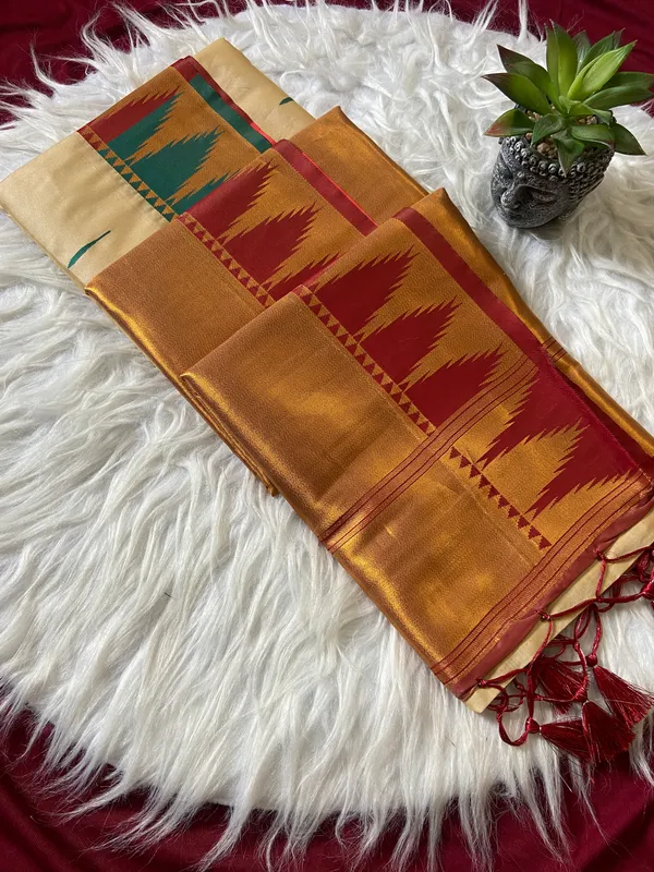 Aarushi_Maroon_–_First_Light_Wedding_Special_|_Premium_Soft_Paithani_Silk_Saree_with_Weaving_Pattern,_Rich_Pallu_&_Border_&_Weaving_Blouse