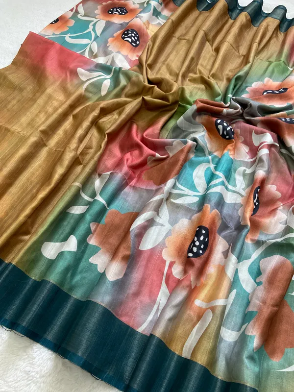 Vaishnavi_Rama_Green_–_Navratri_Special_|_Soft_Tussar_Silk_Saree_with_Print,_Border_&_Contrast_Print_Blouse_with_Tassels