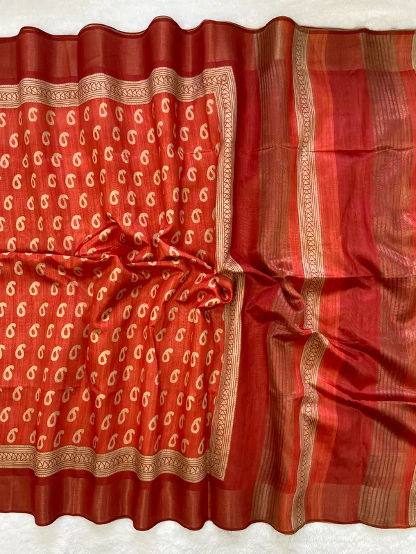 Soft_Tussar_Silk_sarees_with_Beautiful_Print_With_Attractive_Border_And_Contrast_Print_Blouse_With_Tassels