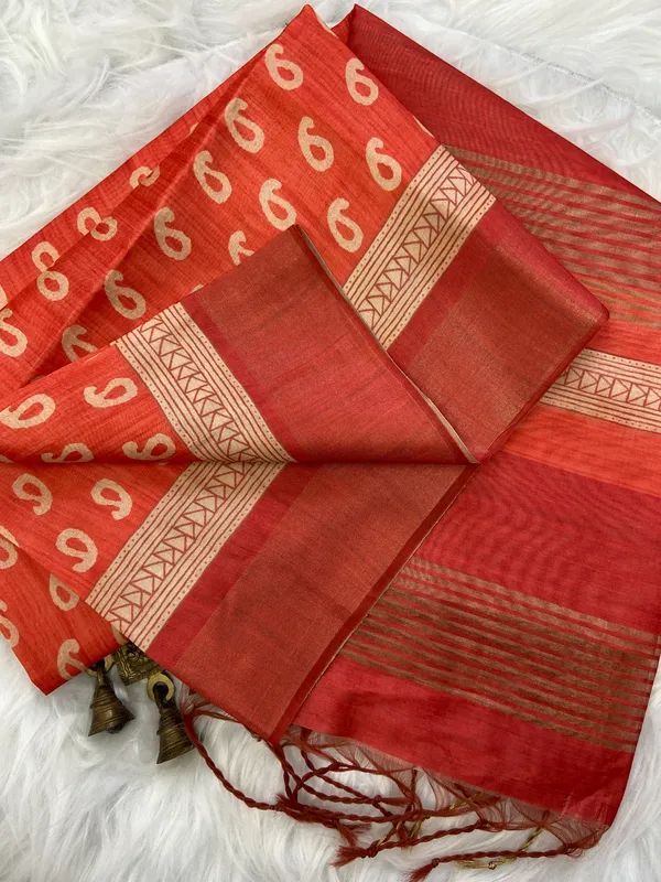 Soft_Tussar_Silk_sarees_with_Beautiful_Print_With_Attractive_Border_And_Contrast_Print_Blouse_With_Tassels