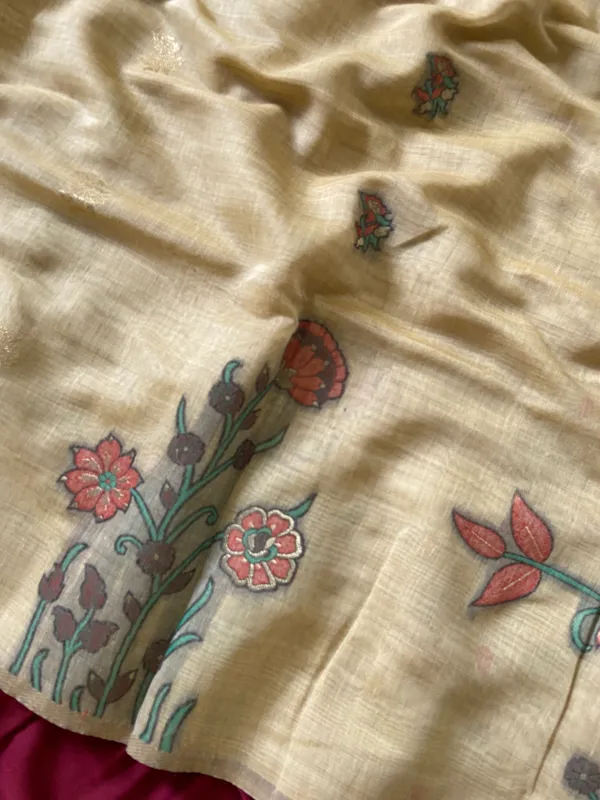 Amrusha_Cream_–_Floral_Pallu_Wedding_Special_|_Premium_Soft_Muga_Cotton_Saree_with_Colourful_Resham_Weaving_Flower_Design_Pallu