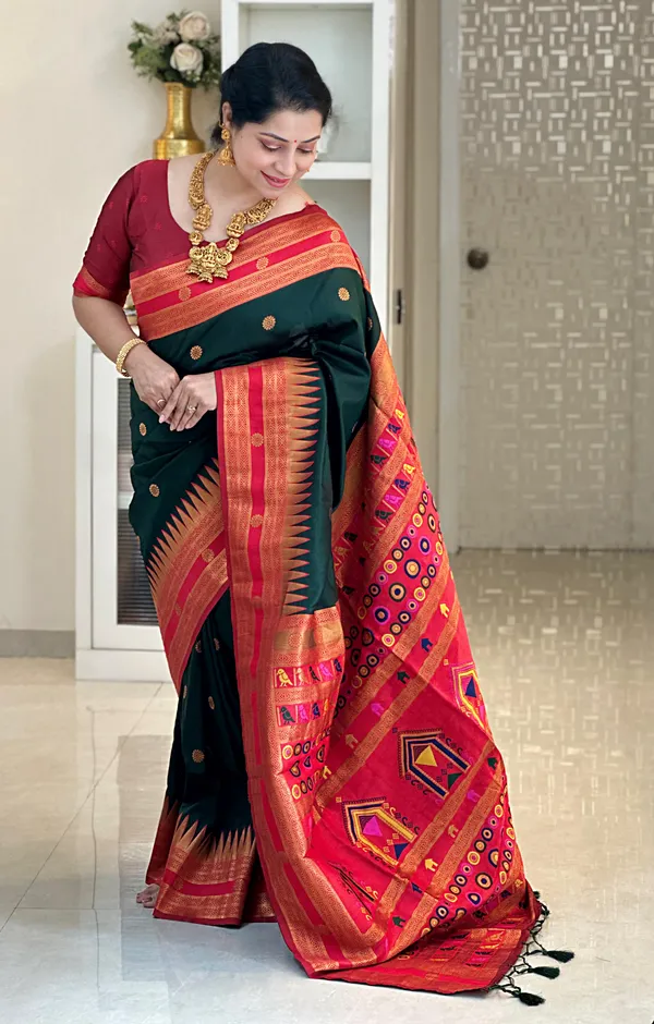 Damyanti_Green_–_Legendary_Wedding_Special_|_Premium_Soft_Paithani_Silk_Saree_with_Weaving_Pattern,_Rich_Pallu_&_Border_&_Weaving_Blouse_with_Tassels