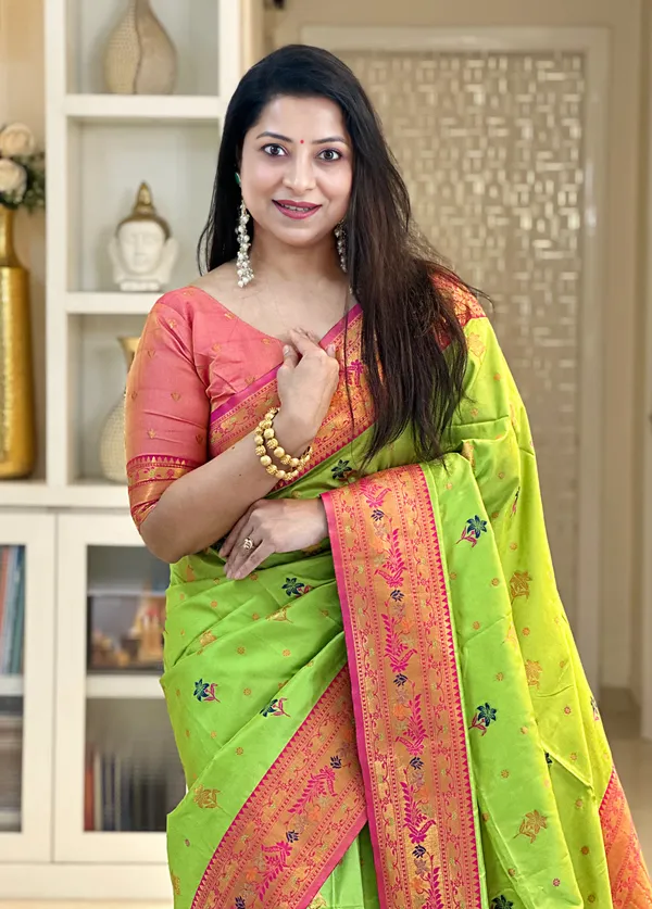 Premium_Soft_Paithani_Silk_sarees_With_Beautiful_Weaving_Pattern_With_Attractive_Rich_Pallu_And_Border_And_Weaving_Blouse_With_Tassels