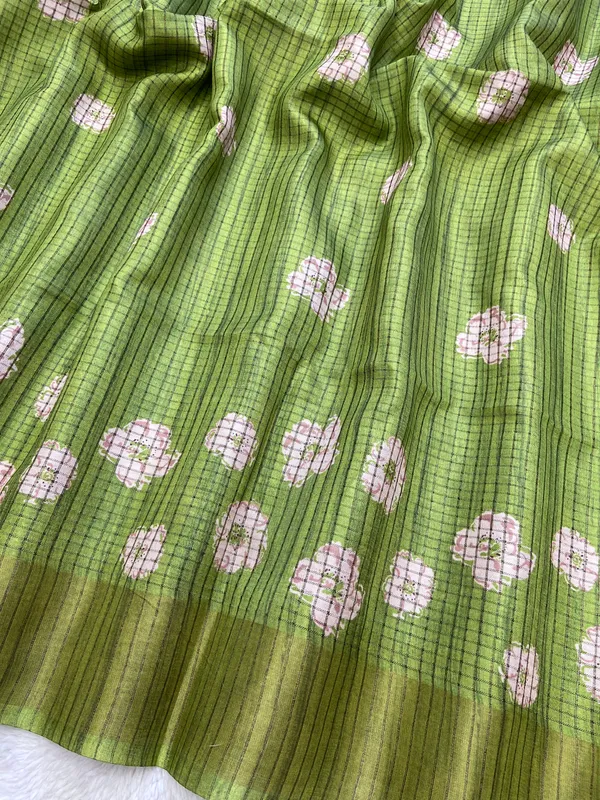 Geetika_Green_–_Melodic_Aesthetic_Edit_for_You_|_Soft_Tussar_Silk_Saree_with_Digital_Print,_Checks_Design_Saree_&_Digital_Print_Blouse_with_Tassels