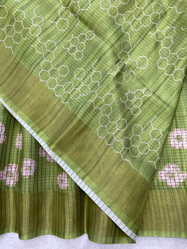 Geetika_Green_–_Melodic_Aesthetic_Edit_for_You_|_Soft_Tussar_Silk_Saree_with_Digital_Print,_Checks_Design_Saree_&_Digital_Print_Blouse_with_Tassels