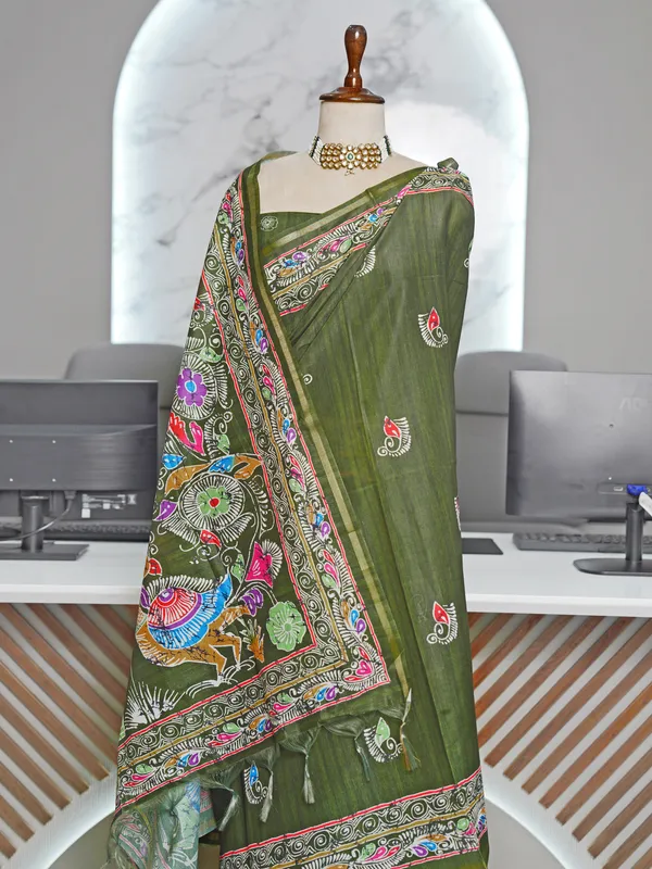 Soft_Tussar_Silk_sarees_with_Beautiful_Digital_Print_With_Attractive_Border_And_Contrast_Print_Blouse_With_Tassels