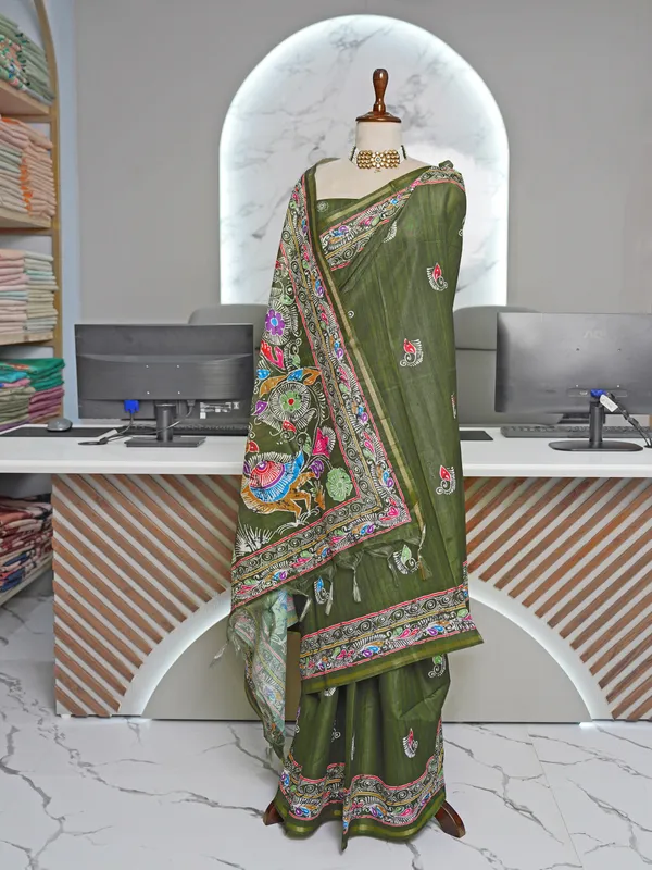 Soft_Tussar_Silk_sarees_with_Beautiful_Digital_Print_With_Attractive_Border_And_Contrast_Print_Blouse_With_Tassels