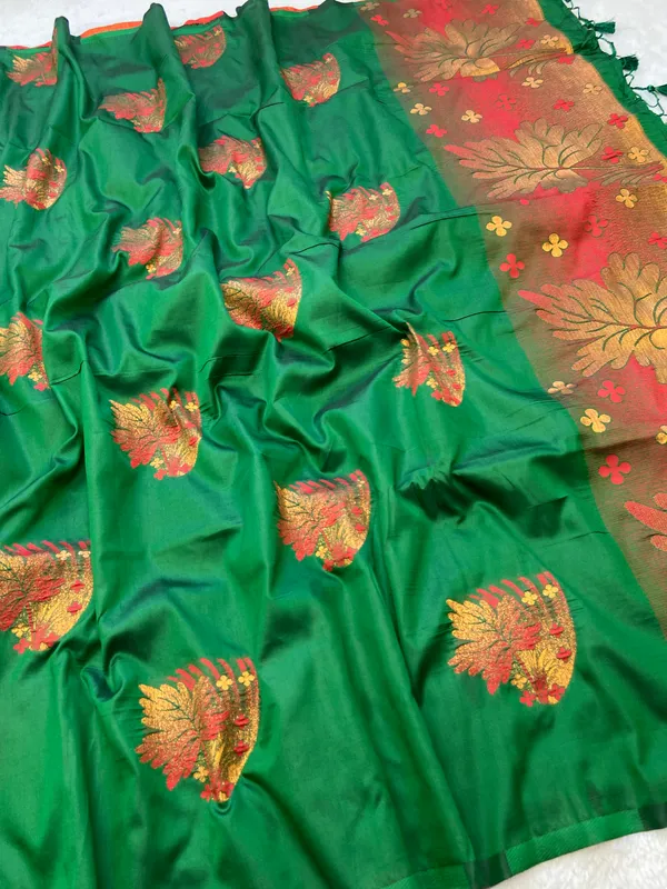 Premium_Soft_Silk_sarees_with_Beautiful_Weaving_Zari_With_Attractive_Two_Tone_Design_And_Weaving_Design_Blouse_With_Tassels