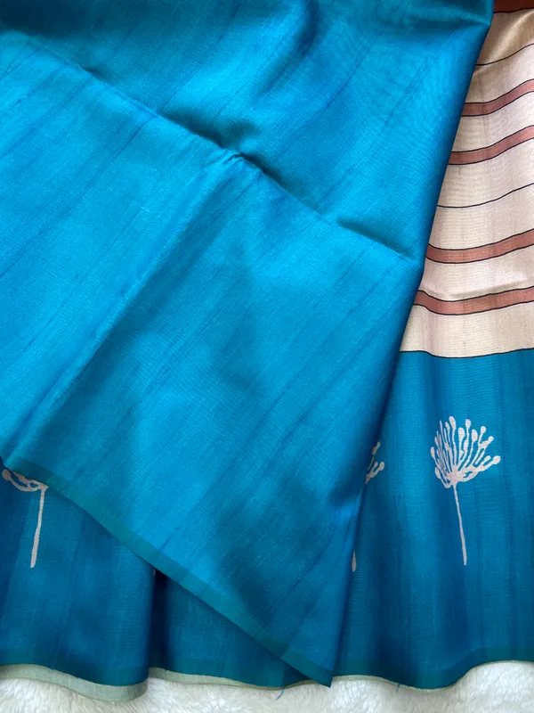 Soft_Tussar_Silk_sarees_with_Beautiful_Digital_Print_With_Attractive_Border_And_Contrast_Print_Blouse_With_Tassels