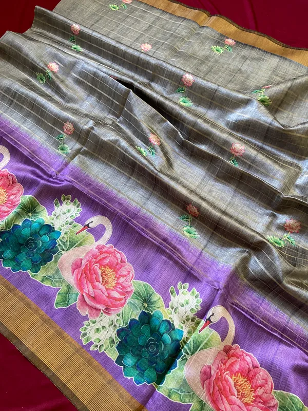 Soft_Semi_Tussar_Silk_sarees_with_Beautiful_Digital_Print_With_Attractive_Border_And_Contrast_Print_Blouse_With_Tassels