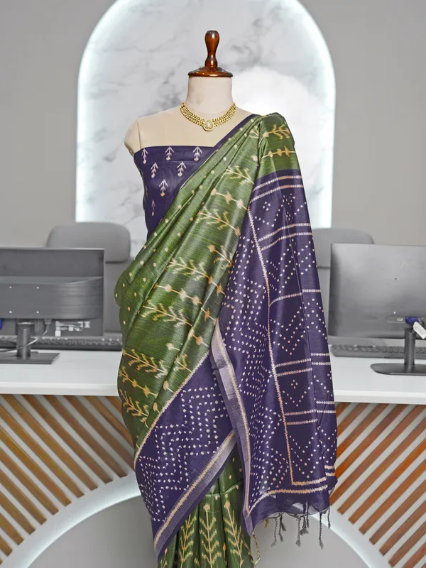 Soft_Tussar_Silk_sarees_with_Beautiful_Digital_Print_With_Attractive_Border_And_Contrast_Print_Blouse_With_Tassels