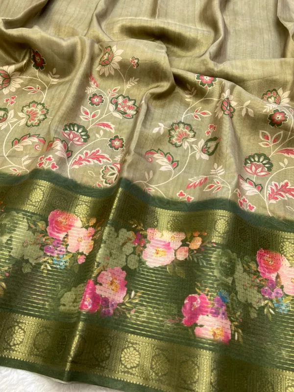 Soft_Maheshwari_Tissue_Silk_sarees_with_Beautiful_Digital_Print_With_Attractive_Border_&_Rich_Pallu_With_Sequence_And_Contrast_Print_Blouse_With_Tassels