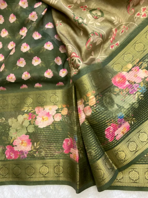 Soft_Maheshwari_Tissue_Silk_sarees_with_Beautiful_Digital_Print_With_Attractive_Border_&_Rich_Pallu_With_Sequence_And_Contrast_Print_Blouse_With_Tassels